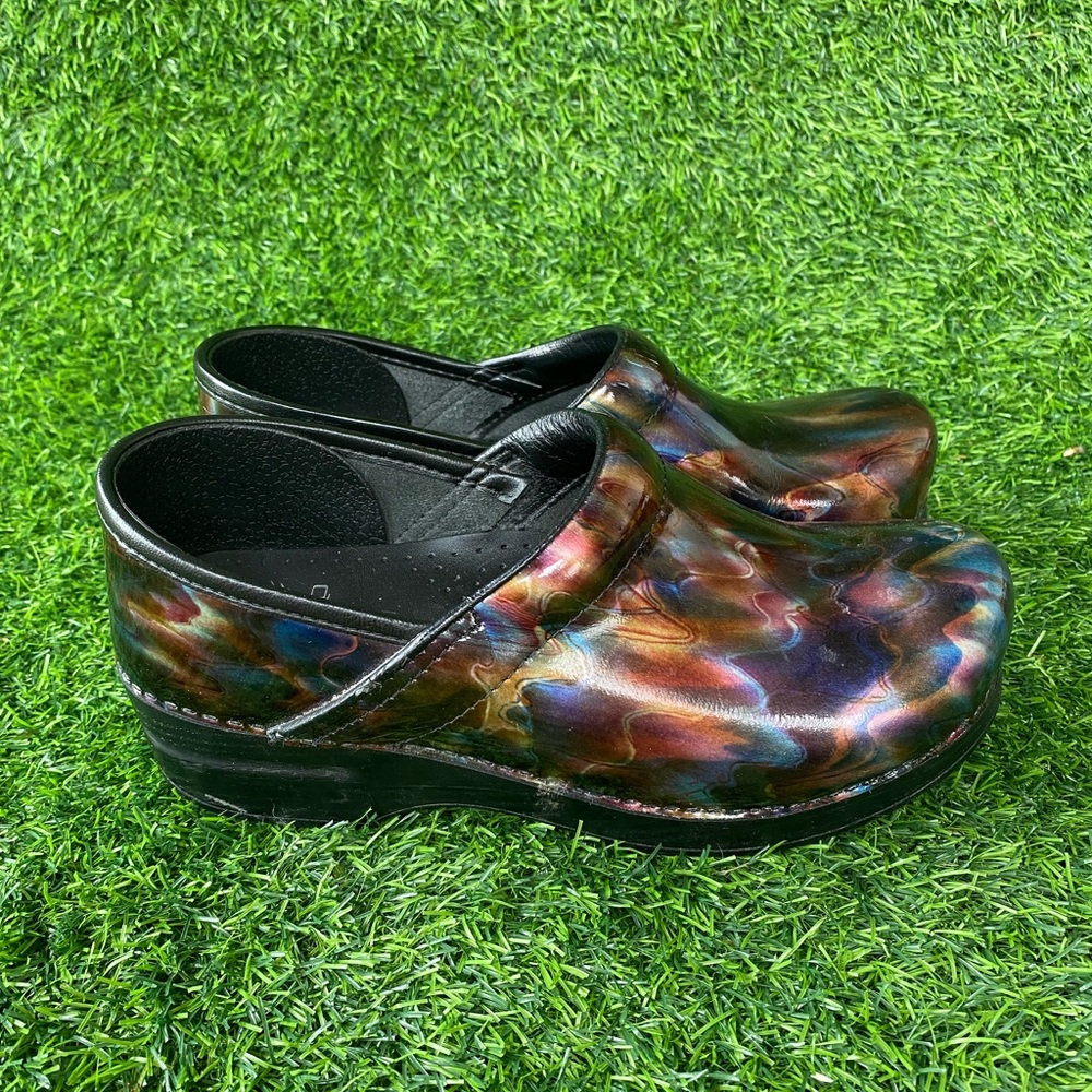 Dansko Professional Oil Slick Rainbow Multi Ripple Clogs Sz 38 Non-slip Nurse